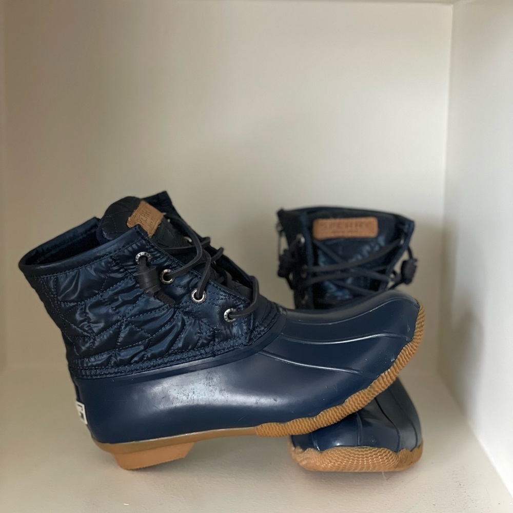 Sperry Top-Sider Women's Navy Saltwater Shiny Quilted Winter Rain Boots 5 M